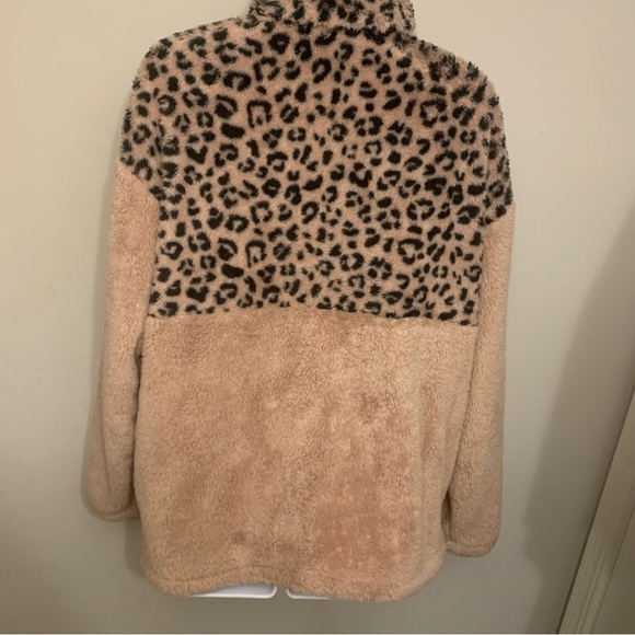 New Balance Fuzzy Jacket Sz XL - Picture 4 of 7